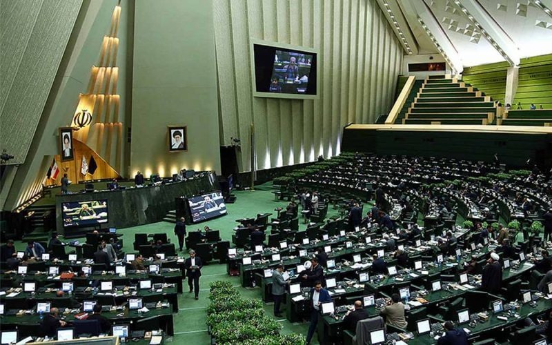 نماینده مجلس: دولت افزایش قیمت حامل‌های انرژی را آغاز کرده است