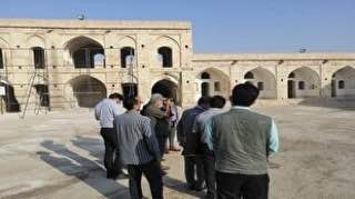 بازدید کارشناس یونسکو از کاروانسرای مشیرالملک برازجان
