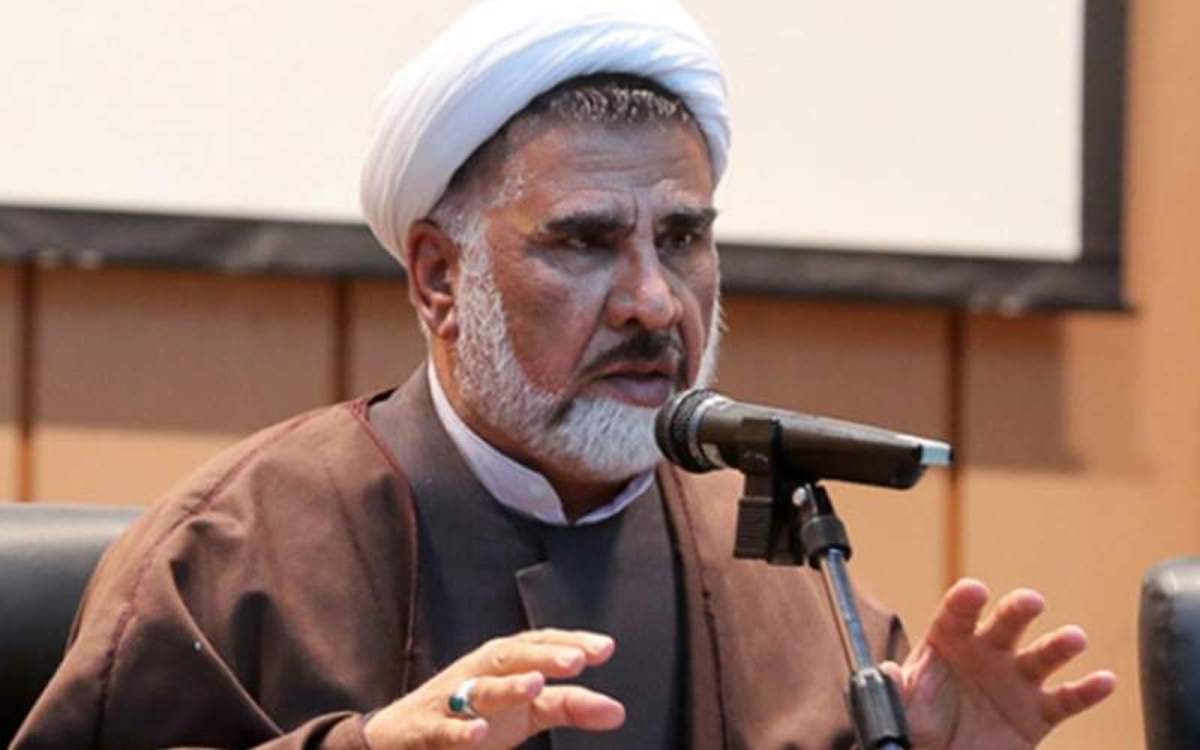 فاضل میبدی: چرا آمار اختلاس ها و آمار خروج ارز از کشور در خطبه ها، بلند نمی شود؟/ سنگک شده ۸ هزار تومان، رئیس جمهور می گوید نان گران نشده!