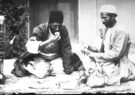 تصویری زیرخاکی از مغازه برنج‌فروشی در دوره قاجار