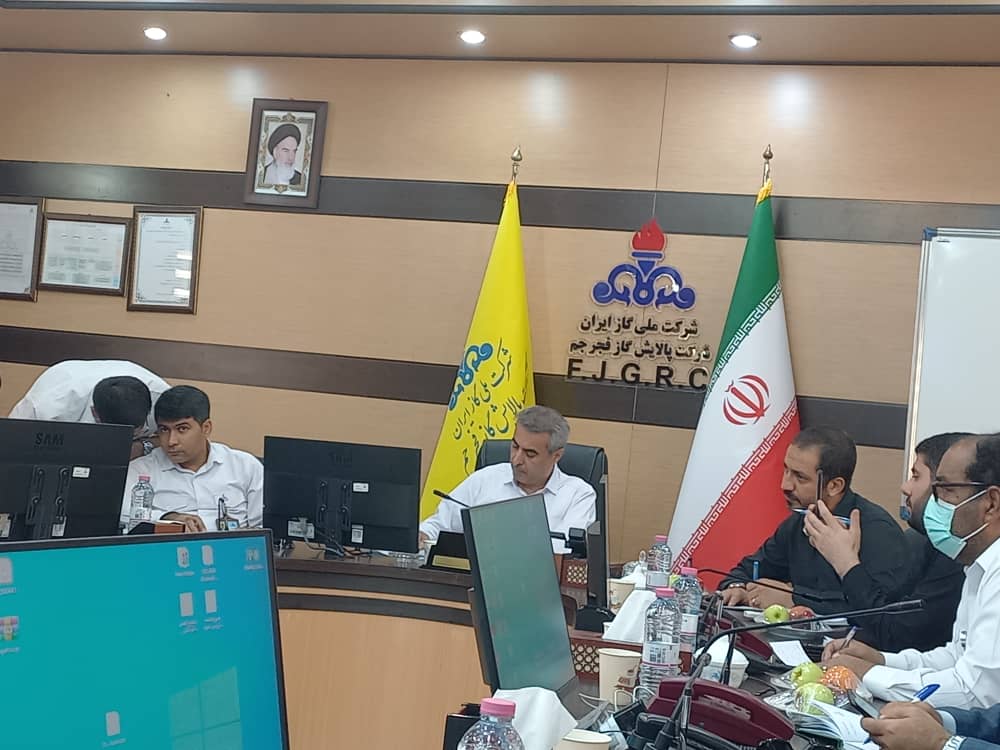 *نشست خبری مدیر عامل شرکت پالایش گاز فجر جم با اصحاب رسانه*