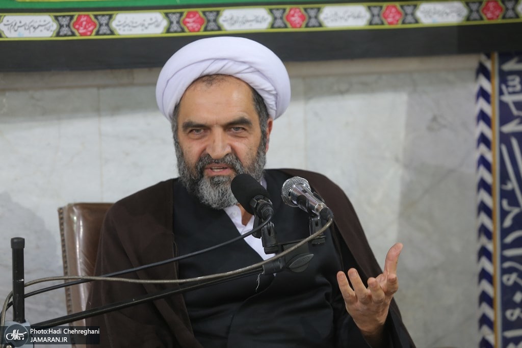 آیت الله سروش محلاتی: چه کسی گفته عکس روی سنگ قبر باید محجبه باشد؟ کدام فقیهی چنین فتوایی داده است؟