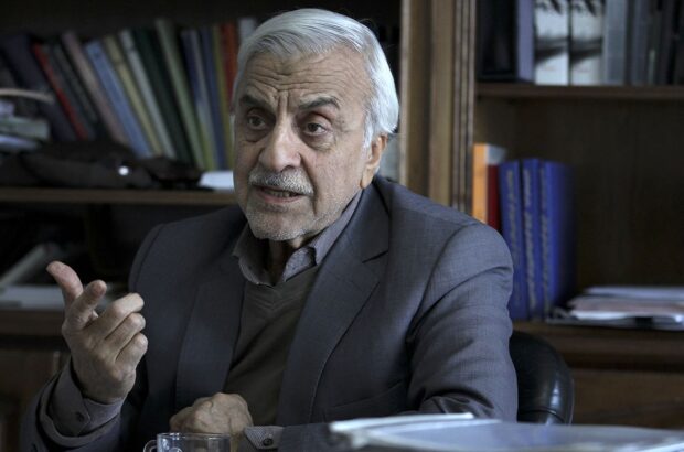 هاشمی طبا: بی‌ادبی را برخی مسئولان شروع کردند، اولین نفر هم احمدی‌نژاد بود
