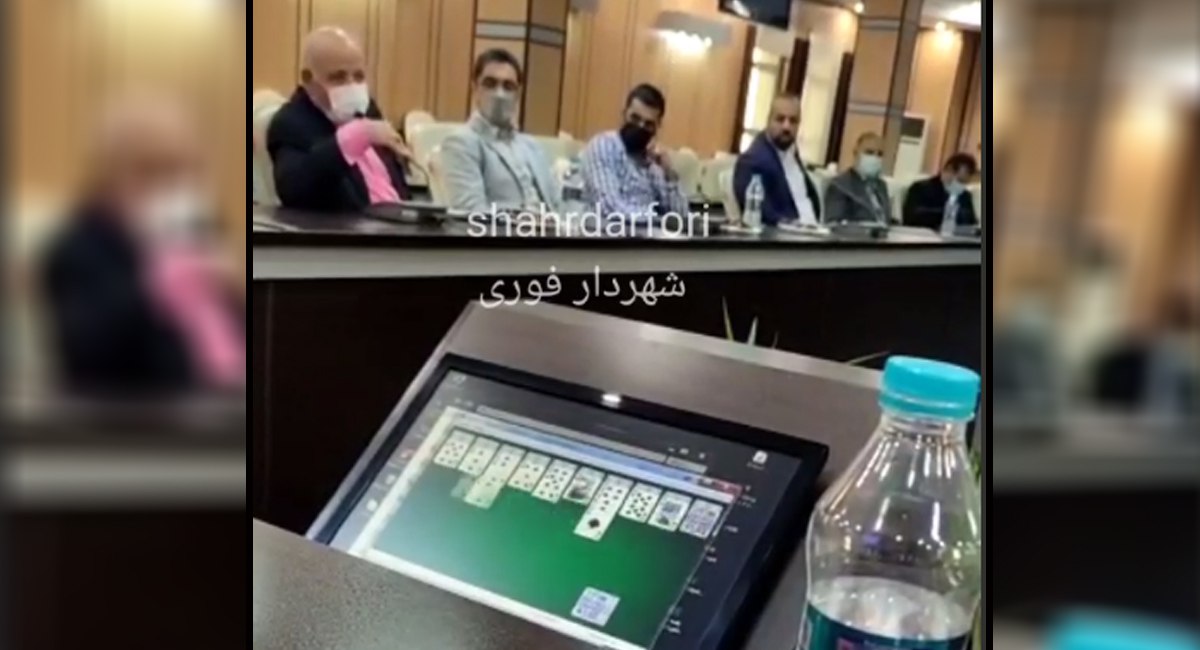 پاسور بازی کردن مدیر شهرداری در جلسه قرائت‌ مشکلات‌ مردم!