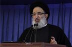 امام جمعه کرج: به صورت افرادی که با انقلاب همراه نیستند چنگ بیاندازید