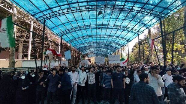 دانشجویان امیرکبیر برای آزادی دانشجویان بازداشتی تجمع کردند
