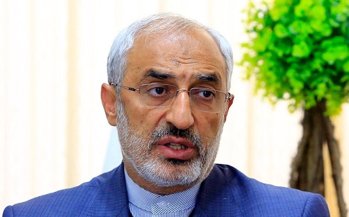 نماینده مجلس: بسیاری انگشت به دهان هستند که چرا نیروی انتظامی حتی یک قبضه اسلحه همراه خود ندارد
