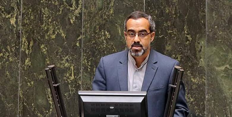نماینده تهران: آقای رئیس‌جمهور گفتند من بیایم بانکها را به خط می‌کنم؛ یک سال است منتظریم بانک ها را به خط کنند