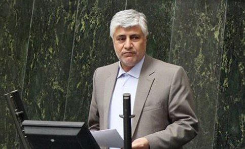 پاک‌فطرت، نماینده شیراز: هزینه‌ یک سال یک دانش‌آموز کمتر از یک زندانی است!
