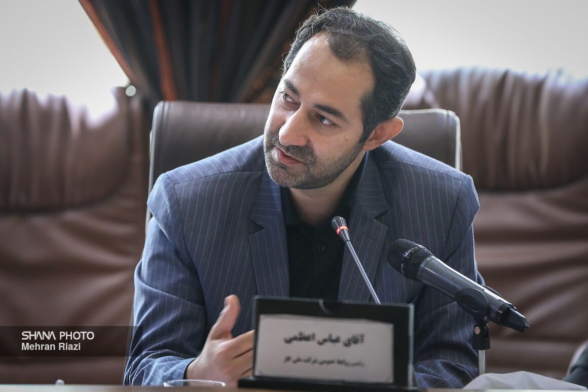 رئیس روابط عمومی گاز مثلا رفته جلوی اکانت های معاند از تیم ملی دفاع کنه…