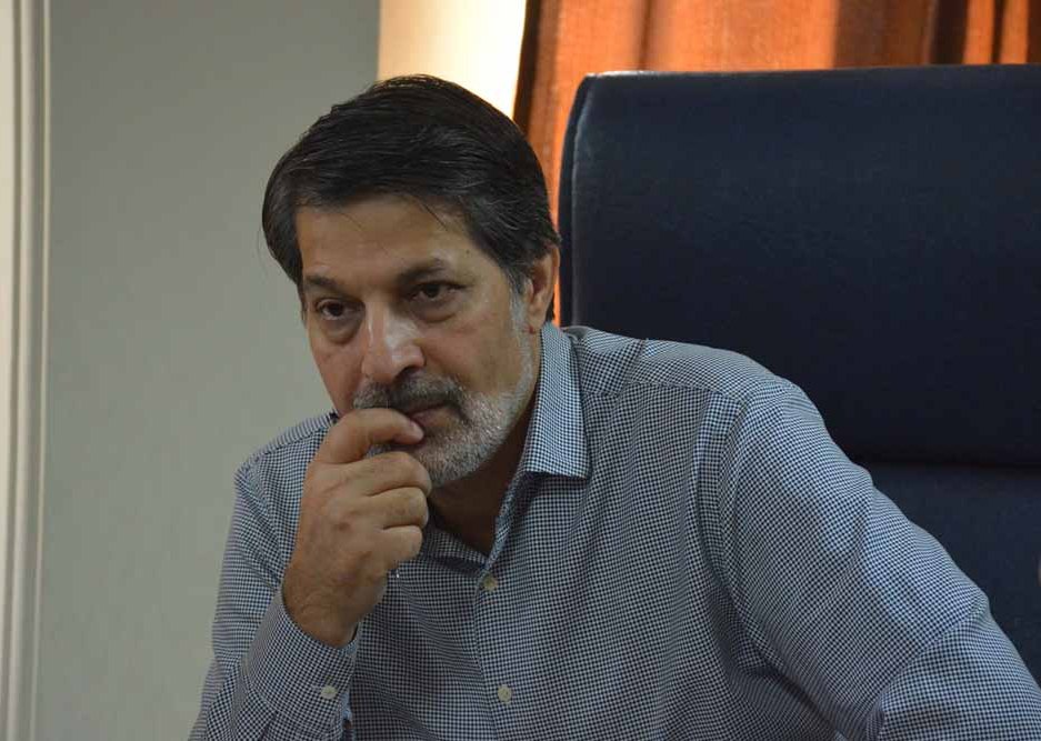 عمادالدین باقی: با فیلترینگ، احضار‌شدن، توقیف و بازداشت‌ گفت‌وگو شکل نمی‌گیرد