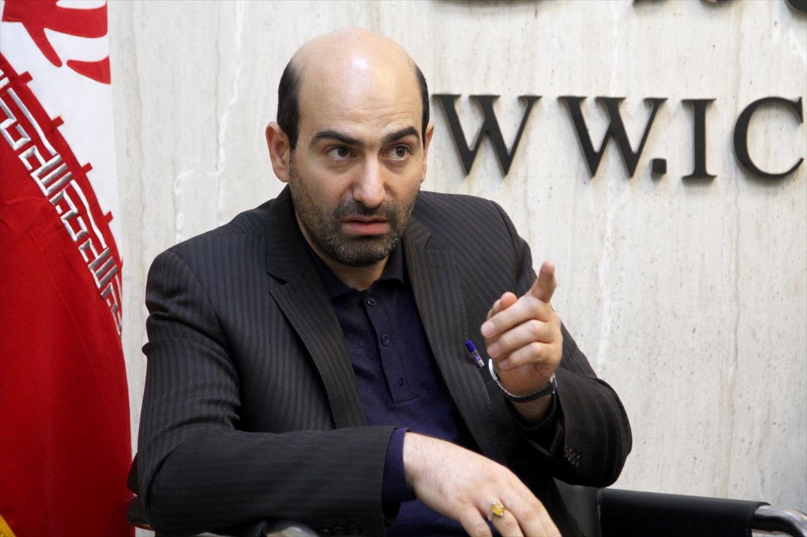 ابوترابی: نماینده مجلس دهم ۲۸۷ متر خانه در الهیه از وزیر راه گرفت تا برای استیضاح نشدن وزیر رأی جلب کند/ ۱۳ نماینده دوره قبل مجلس در الهیه زمین دریافت کرده بودند که همگی ردصلاحیت شدند