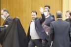 درباره عکسی از نشست خبری علی صالح‌آبادی رئیس کل بانک مرکزی/خسته نباشی قهرمان!