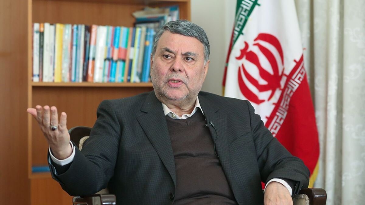 عضو مجمع تشخیص مصلحت نظام: روسیه ضربه مهلکی به موقعیت بین‌المللی ایران زد