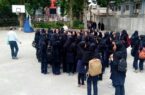 درخواست یک روزنامه از مسئولان: درباره مسمومیت‌ها «اظهارنظر بیجا» نکنید و «نمک روی زخم» مردم نپاشید