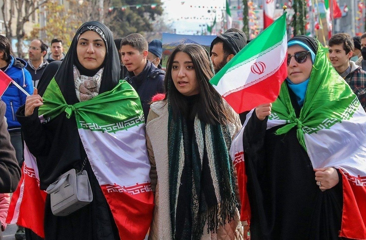داستان ۹۰ سال مناقشه بر سر حجاب؛ چگونه به مقطع کنونی درباره حجاب رسیده‌ایم؟