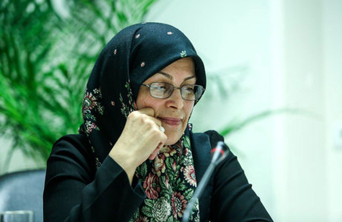 آذر منصوری: نه مداخله رضاشاه توانست زنان را بی‌حجاب کند نه اجبار بعد از انقلاب، آنان را باحجاب