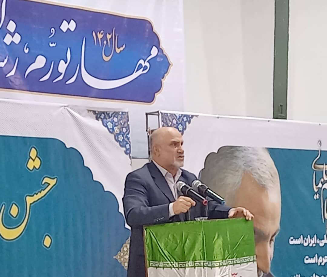 عامل موفقیت کشور در جنگ اقتصادی کارخانه ها، کارگران، سرمایه گذار، کار آفرین و همه کسانی هستند که تولید را رقم می زنند