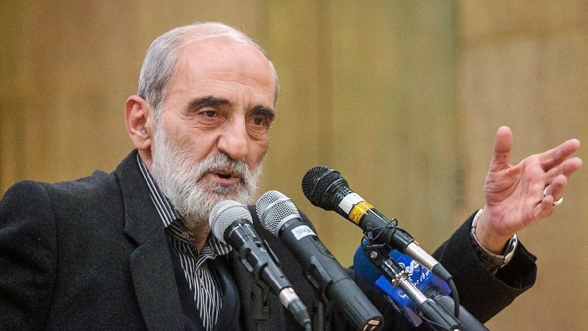 شریعتمداری: خانم خزعلی! نقش «خداپسندانه» رئیس جمهور در بازگشت گشت‌های حجاب را کمرنگ نکنید / این تصمیم مستقیم از سوی قوه مجریه اتخاذ شده