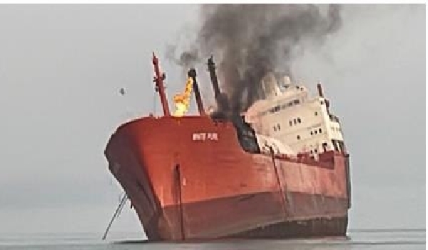 آتش‌سوزی کشتی گازبر، «عسلویه» را به آتش نکشید/ سازمان «پارس»: شانس آوردیم کشتی خالی بود!