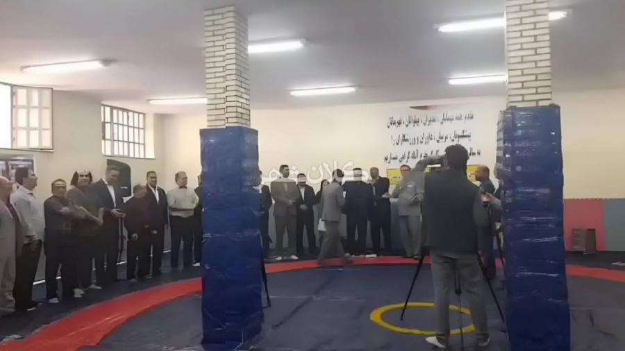 افتتاح سالن ورزشی با ۲ ستون در وسط تشک کُشتی