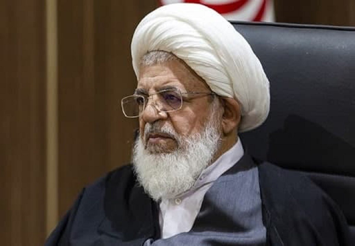 امام جمعه یزد، تورم را به گردن «واردکننده، صادرکننده، تولیدکننده و فروشنده» انداخت: فقط به دنبال سود بیشتر هستند