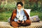 برادر کت و شلوار و کراوات پوش امام خمینی (ره)/ عکس
