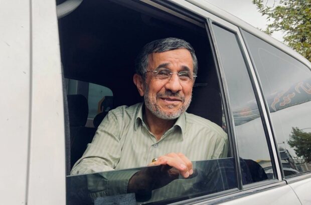 امیری فر مدعی شد: محمود احمدی نژاد به دنبال معاون اولی دولت آینده؟!