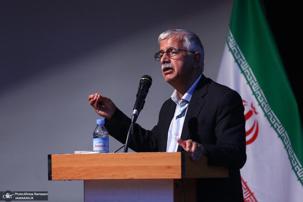 دلاوری: ایران، نمونه عالی از تراکم بحران ها در جهان امروز است/ جامعه ما رو به اسطوره ای بسیار وحشتناک آورده است؛ کاوه ای پیدا نمی گردد، کاشکی اسکندری پیدا شود! باید خزانه اعتماد را فربه کرد و به جامعه برگشت