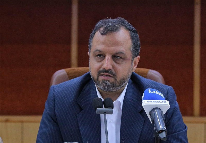 فعال سیاسی اصولگرا مطرح کرد: آقای خاندوزی! رزومه‌تان را منتشر کنید، حتی خودتان از اینکه وزیر شده‌اید شاخ در می‌آورید