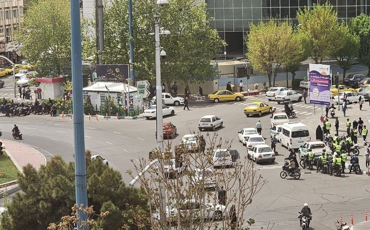 انتقاد یک روزنامه از حضور صدیقی در نماز جمعه و راه اندازی دوباره گشت ارشاد