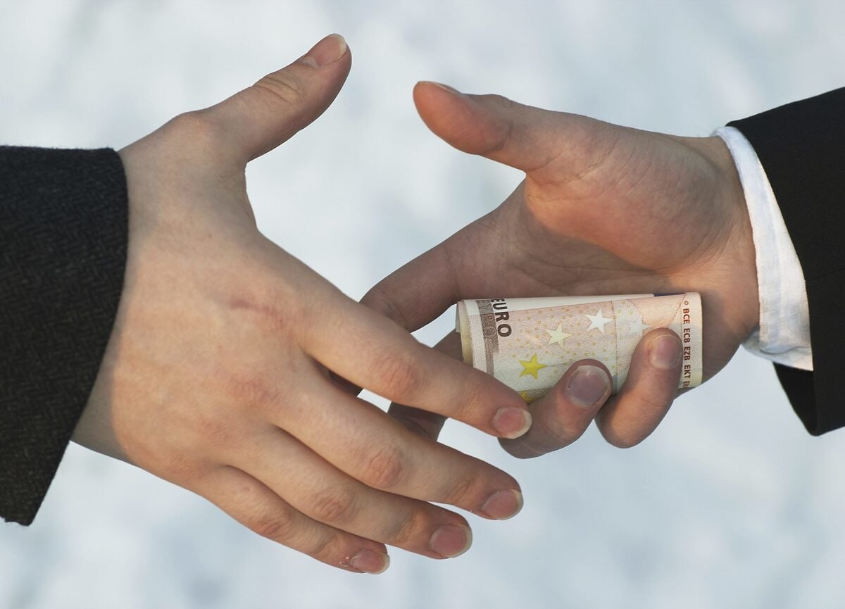 ورود دادگستری استان تهران به موضوع پست فروشی در شهرداری
