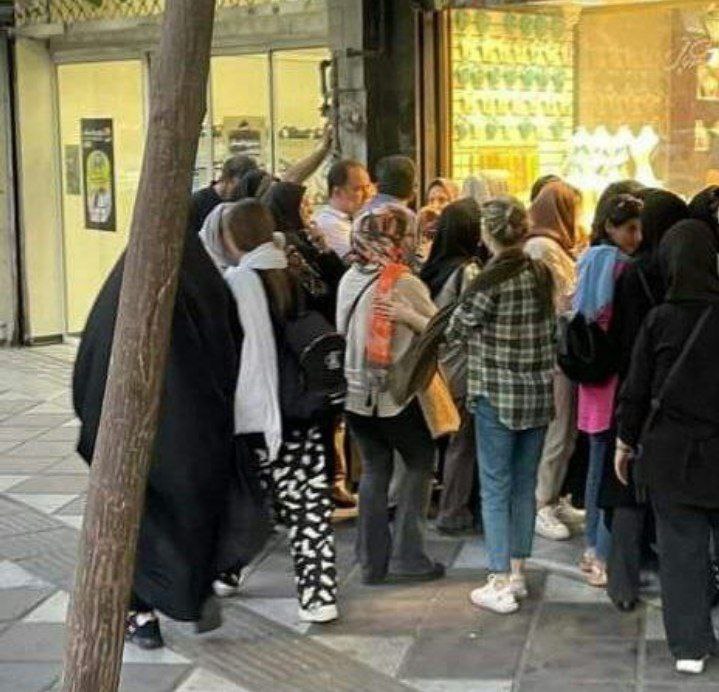 تا جهل و خرافه در این حد مشتری دارد، داریم بخیه به باد می‌زنیم!