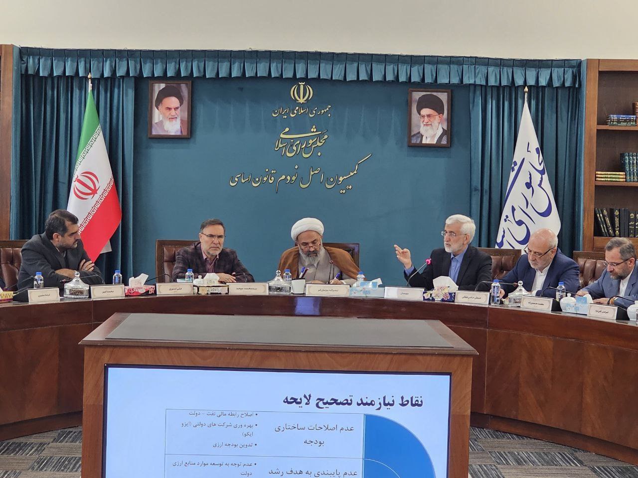 حضور سؤال‌برانگیز سعید جلیلی در مجلس برای بررسی کلیات لایحه بودجه‌ی ۱۴۰۴
