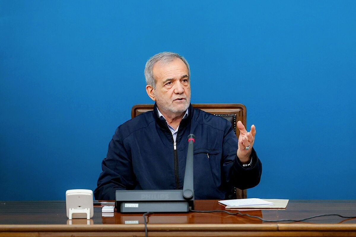 انتقاد تند از پزشکیان: گرفتار دوستی خاله خرس‌ها هستید!