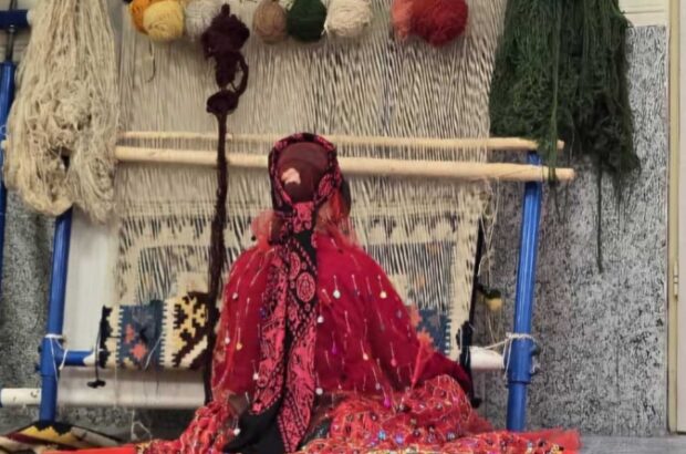 رونمایی از گلیم قشقایی عربی در بوشهر