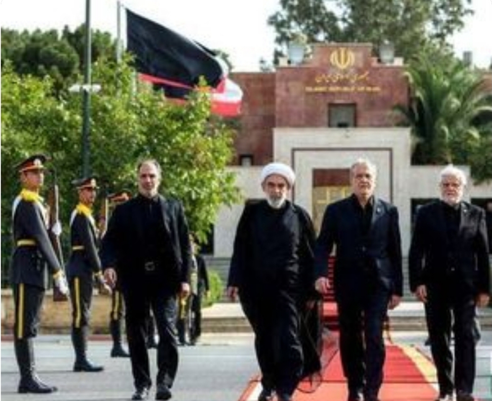 دکتر پزشکیان عازم شهر خانکندی جمهوری آذربایجان شد