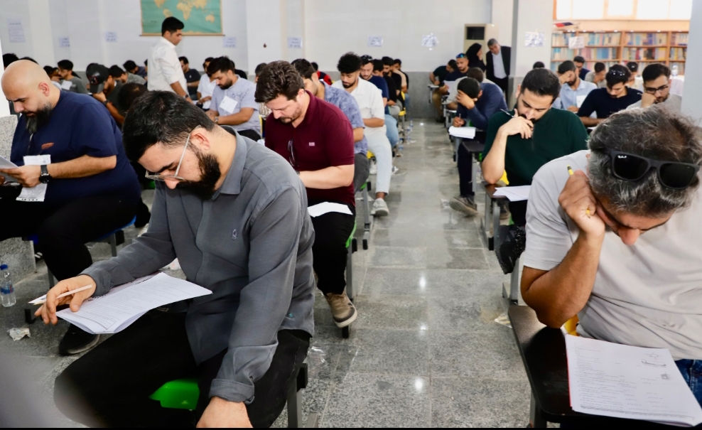 آزمون  استخدامی شرکت پتروشیمی خارک برگزار شد